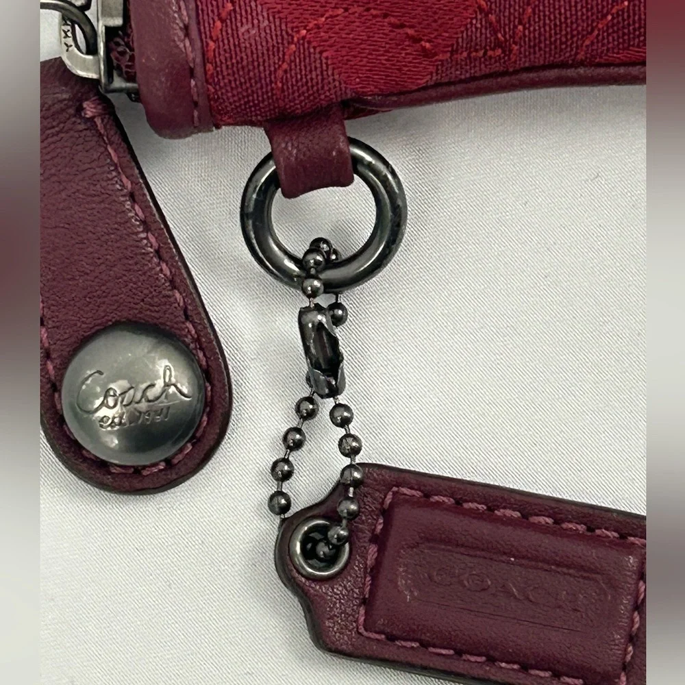 Coach compact clutch